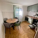 Дом отдыха House Baska Hill Jurandvor