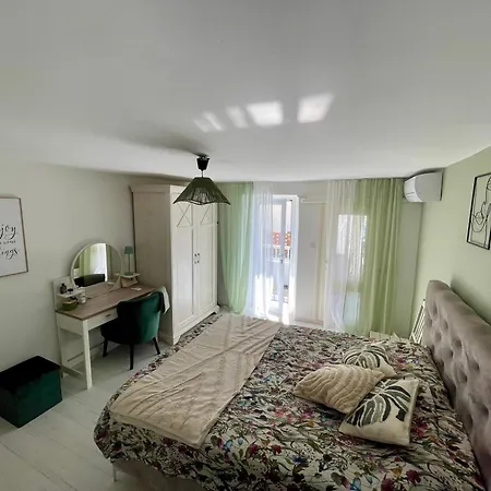Vikendica House Baska Hill