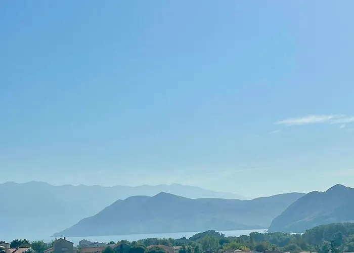 Vikendica House Baska Hill