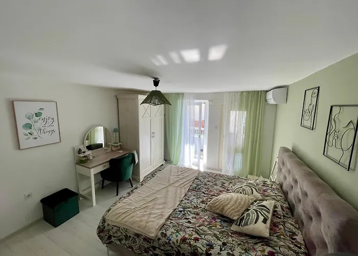 Vikendica House Baska Hill